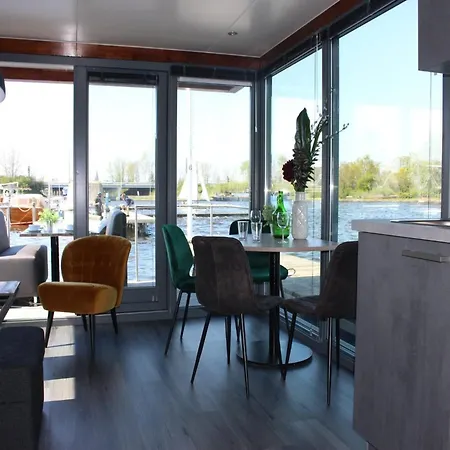船上ホテル Harbour At Uitgeestermeer View, Cleaning Included Uitgeest