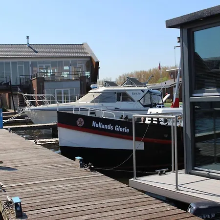 船上ホテル Harbour At Uitgeestermeer View, Cleaning Included *